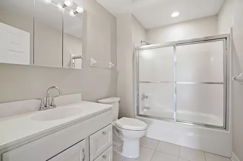 2711 Georgetowne Dr #B2, Highland, IN 46322 photo 15
