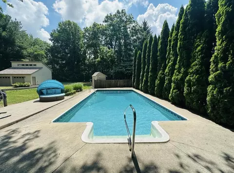 1587 N Rustic Dr, La Porte, IN 46350
