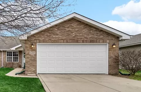 1205 W 84th Ln, Merrillville, IN 46410