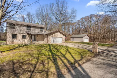 218 Woodsview St, Michigan City, IN 46360