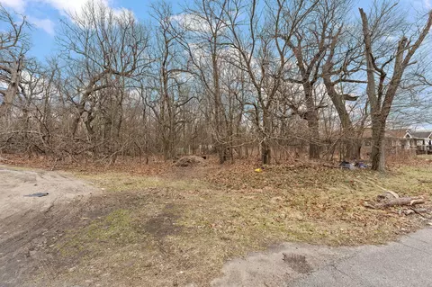 1033 E 41st Pl, Gary, IN 46409 photo 3