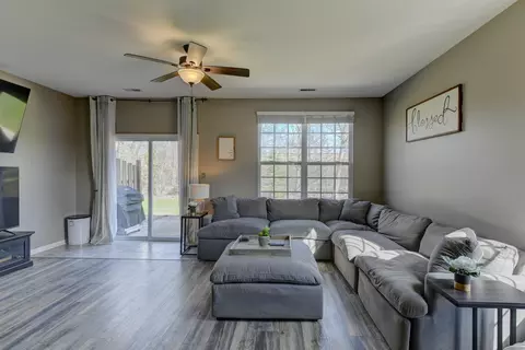 Living - 1743 Springtime Ct, Dyer, IN 46311 photo 2 of 2