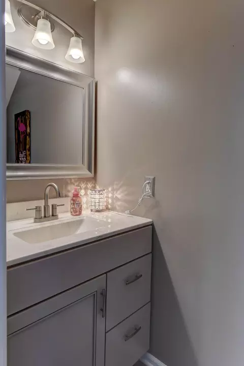 Bath - 1743 Springtime Ct, Dyer, IN 46311 photo 1 of 4