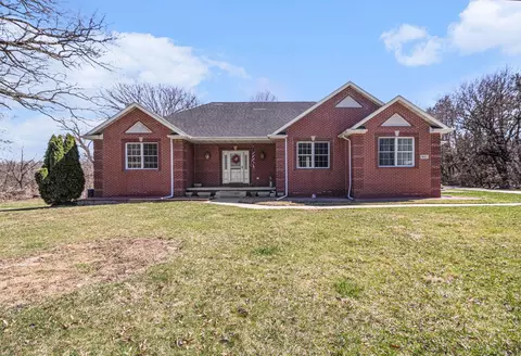 9011 Park Valley Ct, Hobart, IN 46342