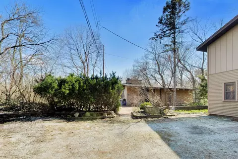 Exterior - 14 Beach Lane Ct, Ogden Dunes, IN 46368 photo 2 of 10
