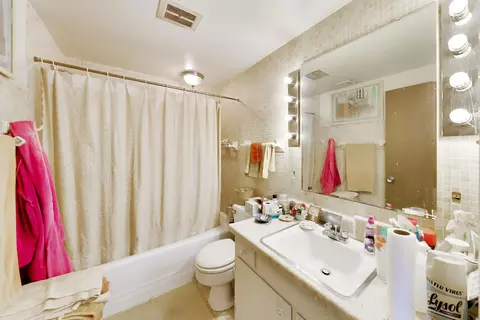 Bath - 14 Beach Lane Ct, Ogden Dunes, IN 46368 photo 2 of 2