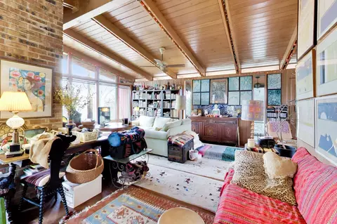 Living - 14 Beach Lane Ct, Ogden Dunes, IN 46368 photo 1 of 6
