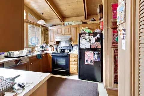 Kitchen - 14 Beach Lane Ct, Ogden Dunes, IN 46368 photo 2 of 2