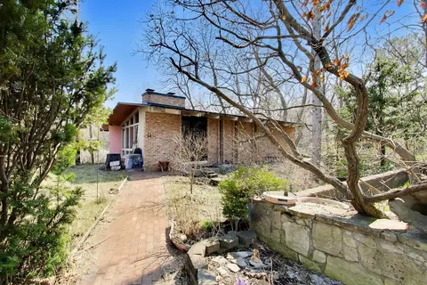 Exterior - 14 Beach Lane Ct, Ogden Dunes, IN 46368 photo 3 of 10