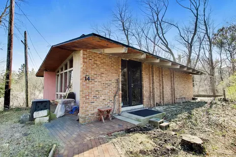 14 Beach Lane Ct, Ogden Dunes, IN 46368