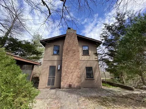 Exterior - 12 Beach Lane Ct, Ogden Dunes, IN 46368 photo 3 of 4
