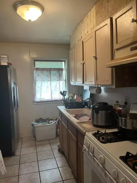 327 N Grand Blvd, Gary, IN 46403 photo 4