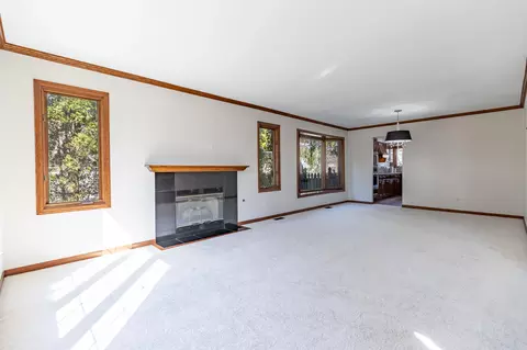 Living - 8407 Beech Ave, Munster, IN 46321 photo 3 of 9
