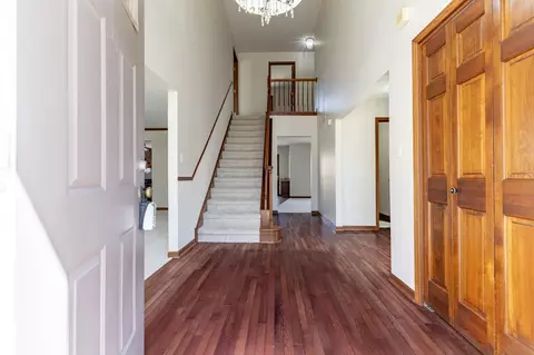 Entry Way - 8407 Beech Ave, Munster, IN 46321 photo 1 of 3