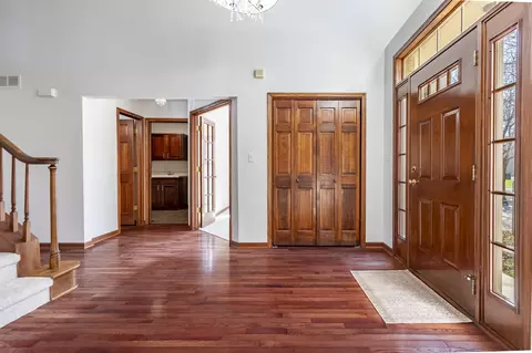 Entry Way - 8407 Beech Ave, Munster, IN 46321 photo 2 of 3