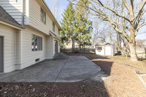 Exterior - 8407 Beech Ave, Munster, IN 46321 photo 6 of 12