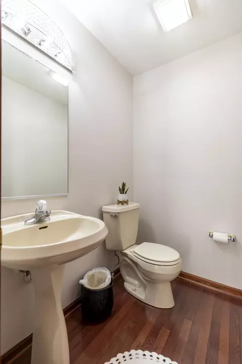 Bath - 8407 Beech Ave, Munster, IN 46321 photo 1 of 4
