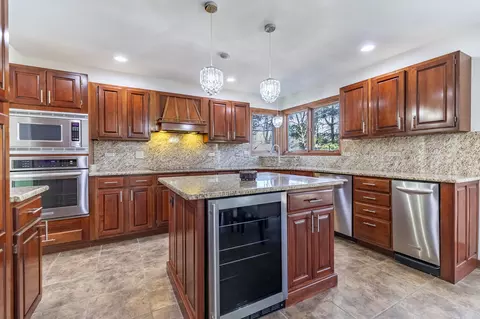 Kitchen - 8407 Beech Ave, Munster, IN 46321 photo 2 of 4