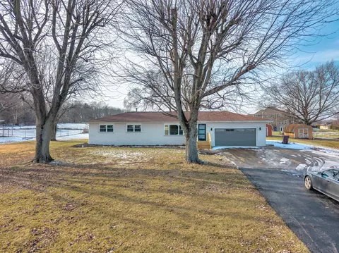 1952 Hayes Leonard Rd, Valparaiso, IN 46385