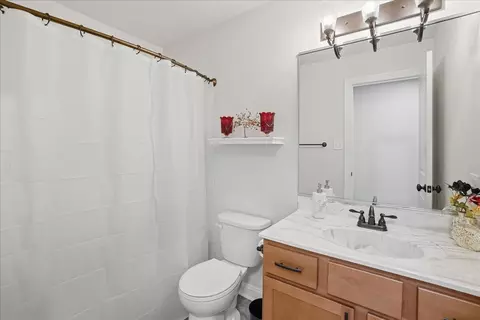 Bath - 10132 Azalea Dr, Crown Point, IN 46307 photo 1 of 1