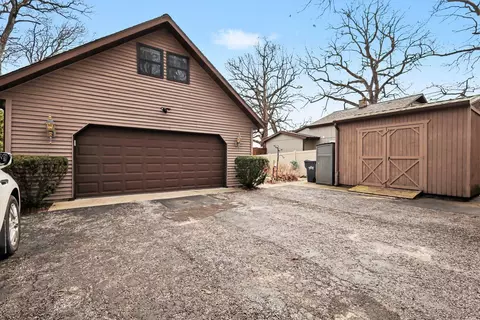 563 Waverly Rd, La Porte, IN 46350