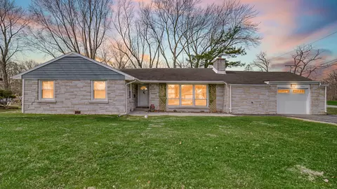 2446 Forest Park Dr, Dyer, IN 46311