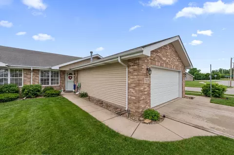 Exterior - 7035 Tompkins Ct, Griffith, IN 46319 photo 2 of 6