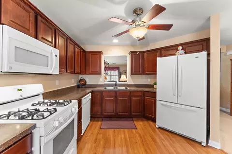 Kitchen - 7035 Tompkins Ct, Griffith, IN 46319 photo 2 of 2