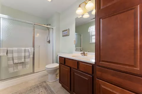 Bath - 7035 Tompkins Ct, Griffith, IN 46319 photo 2 of 3