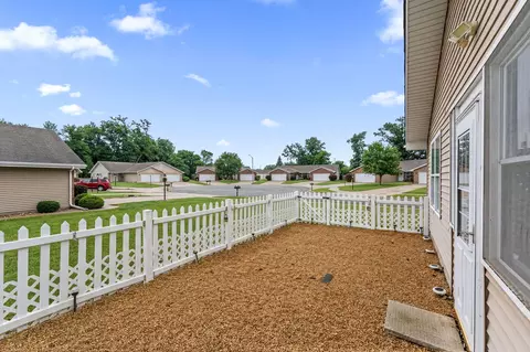 Exterior - 7035 Tompkins Ct, Griffith, IN 46319 photo 5 of 6