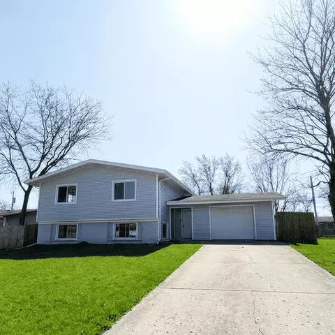 414 Sassafrass Dr, Valparaiso, IN 46385