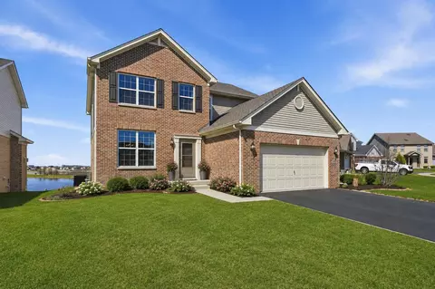 10322 Adler Cv, Saint John, IN 46373