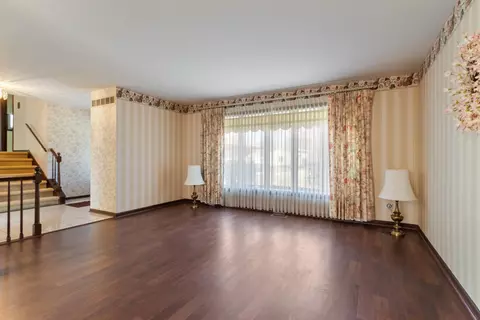 Living - 9536 Walnut Dr, Munster, IN 46321 photo 2 of 4