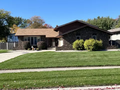 Exterior - 9536 Walnut Dr, Munster, IN 46321 photo 2 of 6