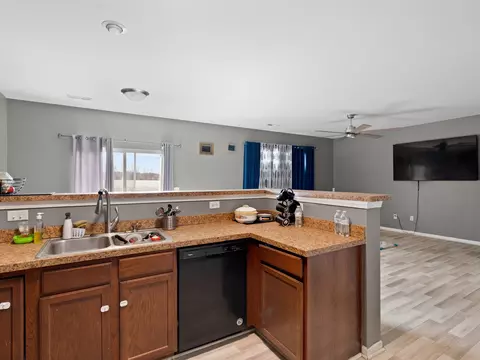 Kitchen - 7627 E 112th Ave, Crown Point, IN 46307 photo 3 of 4
