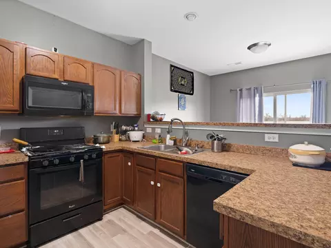 Kitchen - 7627 E 112th Ave, Crown Point, IN 46307 photo 2 of 4