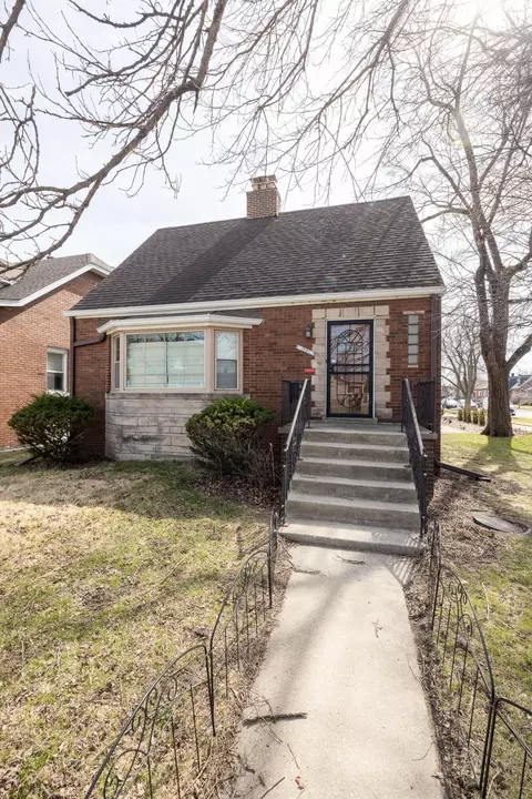 1221 W 142nd St, East Chicago, IN 46312