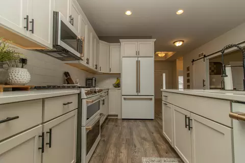 Kitchen - 14933 Drummond St, Cedar Lake, IN 46303 photo 2 of 3
