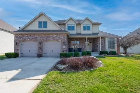 669 Davis Cir, Crown Point, IN 46307