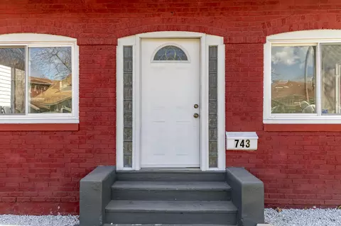 Entry Way - 743 Buchanan St, Gary, IN 46402 photo 2 of 4
