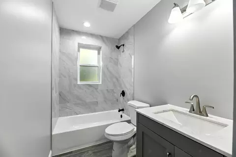 Bath - 840 E 25th Ave, Gary, IN 46407 photo 1 of 2