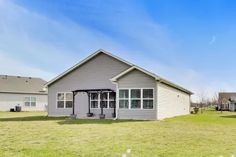 Exterior - 10204 Robinson Ct, Dyer, IN 46311 photo 4 of 7