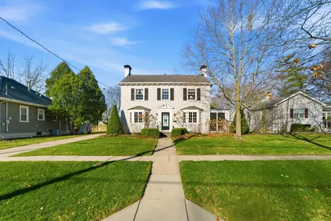 487 S East St, Crown Point, IN 46307