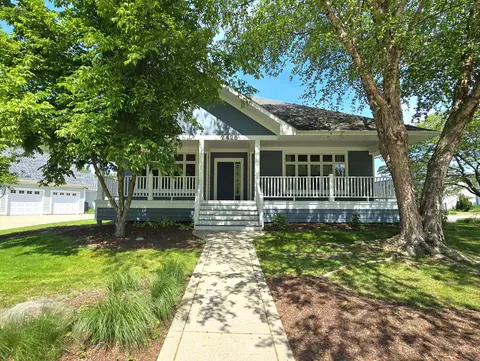 2425 Dickinson Rd, Chesterton, IN 46304