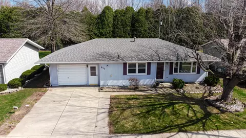 917 Albin Dr, La Porte, IN 46350