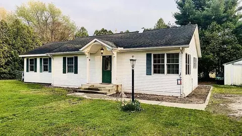 6901 E 250, Knox, IN 46534