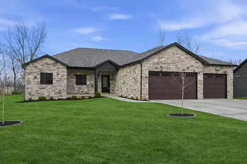 754 Cirque Dr, Crown Point, IN 46307