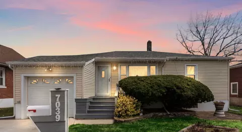 7039 California Ave, Hammond, IN 46323