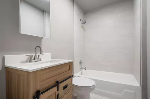 Bath - 565 Jackson St, Gary, IN 46402 photo 2 of 2