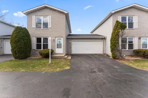 1009 Windsor Ln, Dyer, IN 46311